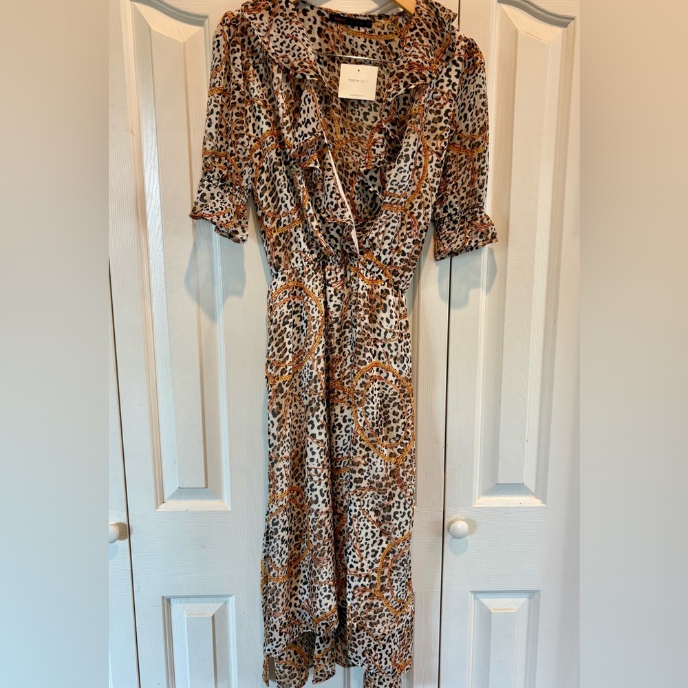 Anthropologie  Fraiche By J Dress Cheetah Gold V Neck Knee Length NWT Size M